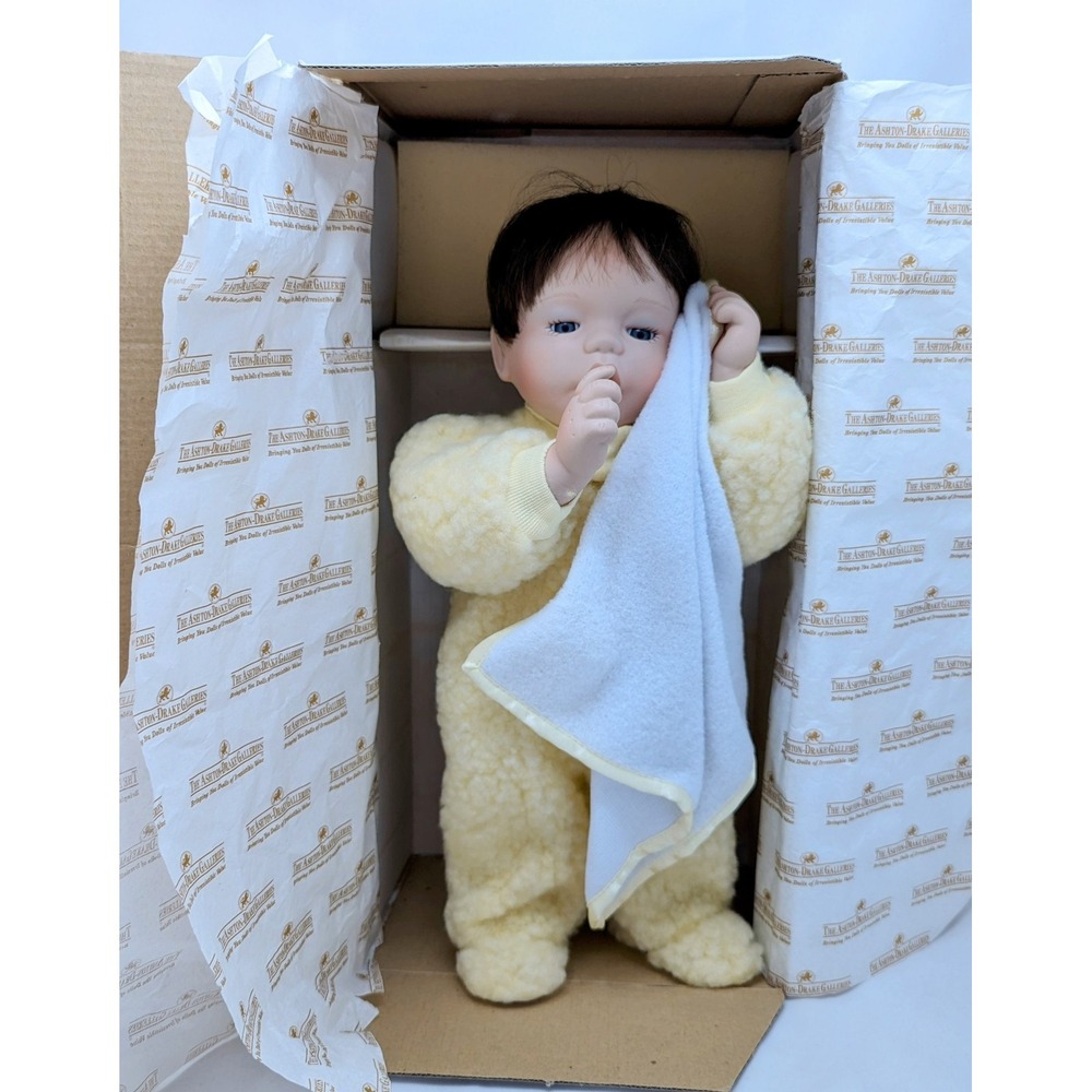 1992 Ashton Drake Galleries Mommy I'm Sleepy Porcelain Doll With CO - Open